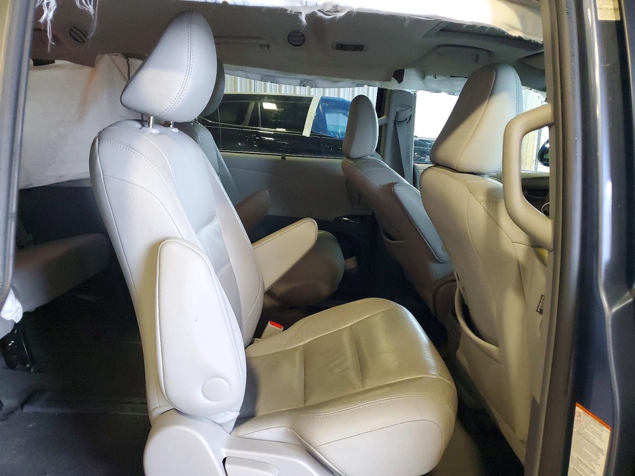 Toyota Sienna Xle 7-passenger