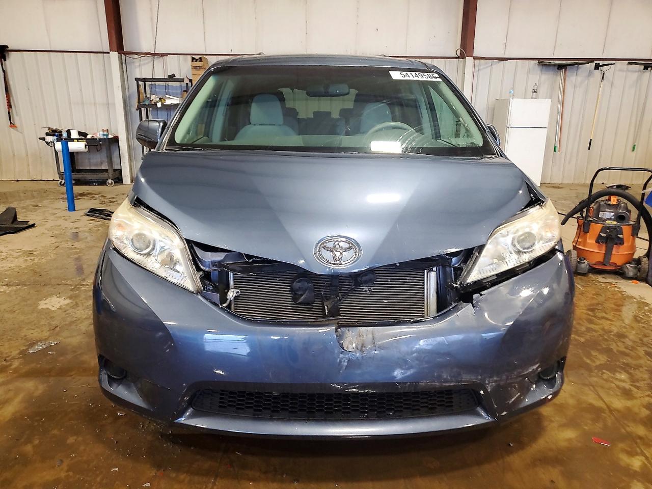Toyota Sienna Le