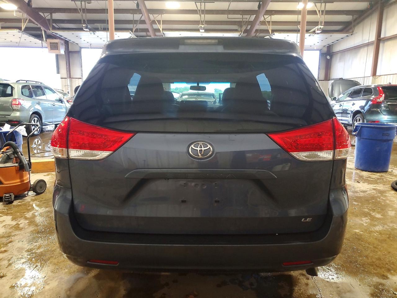 Toyota Sienna Le
