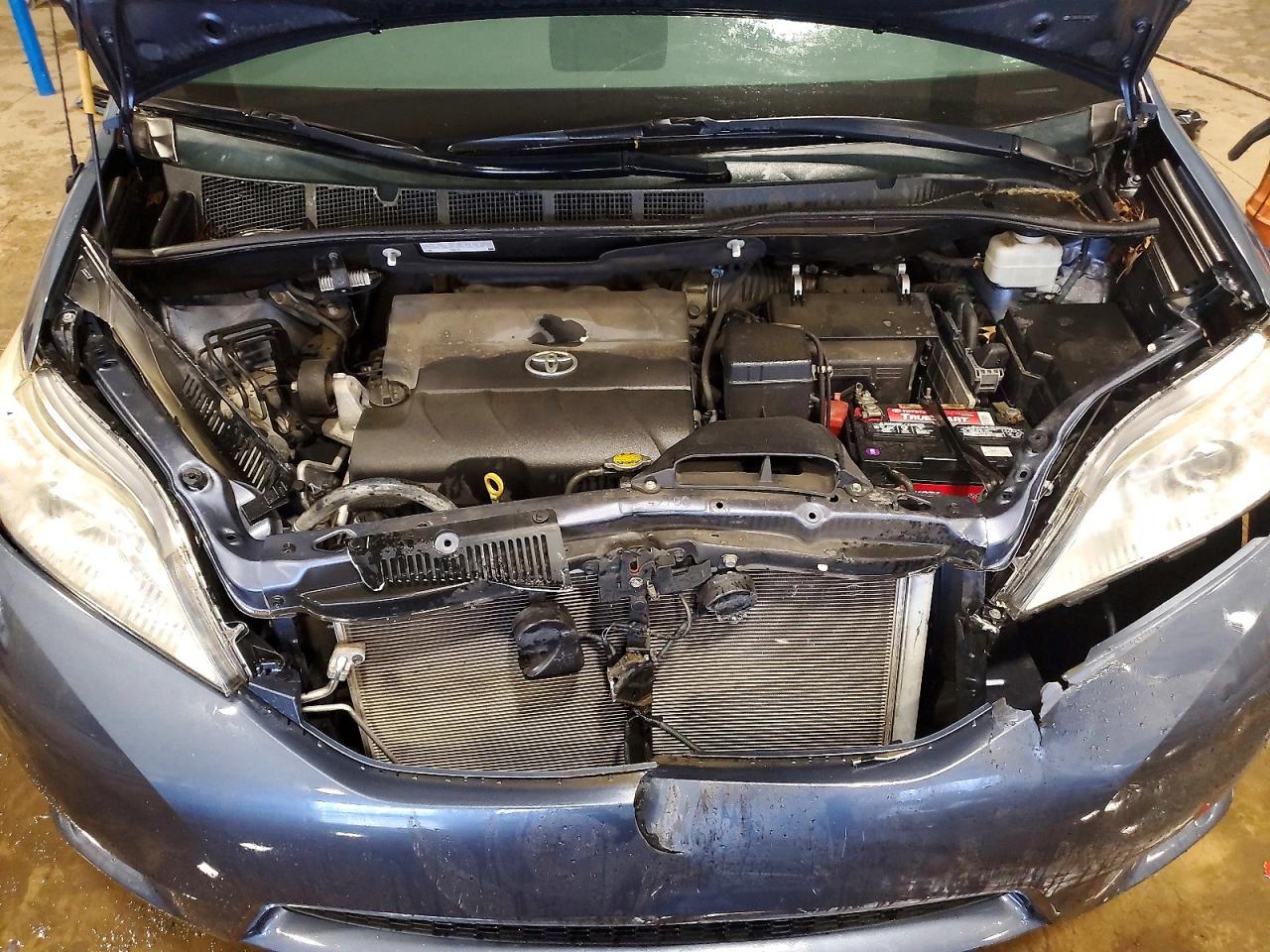 Toyota Sienna Le