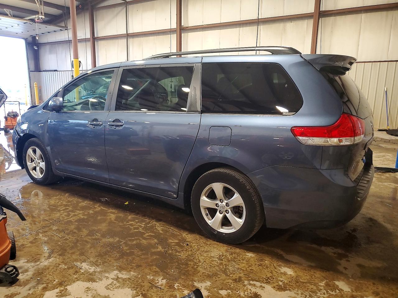 Toyota Sienna Le