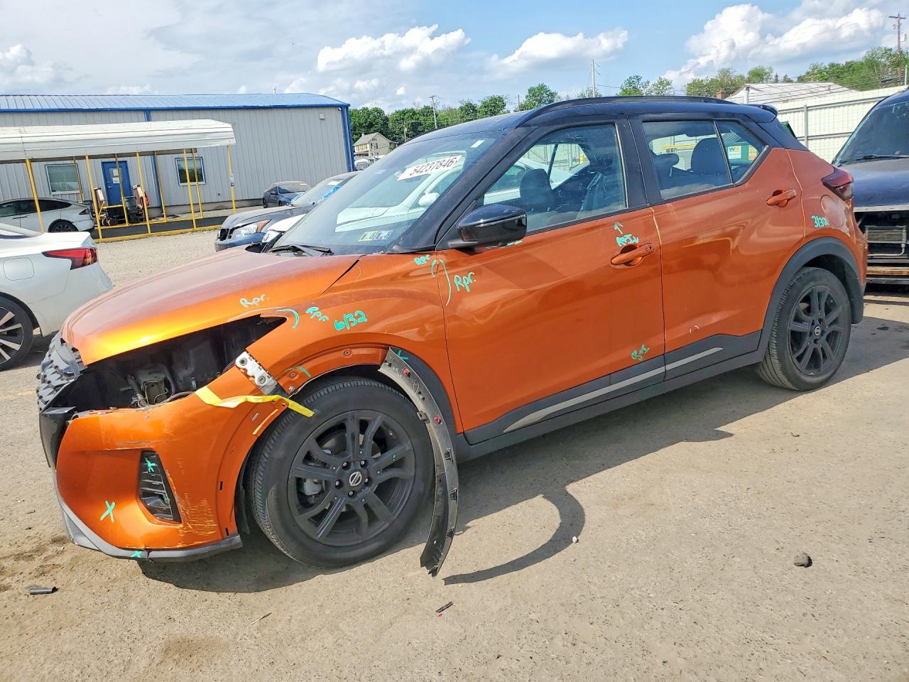 Salvage Nissan Kicks Image