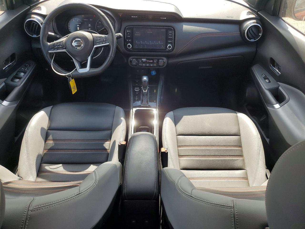 Nissan Kicks Sr
