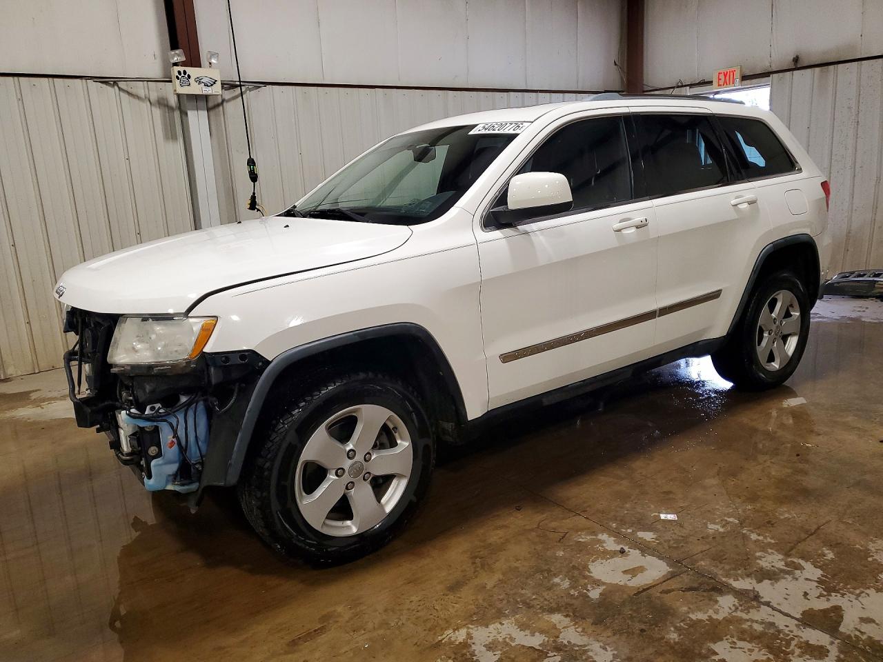 Salvage Jeep Cherokee Image