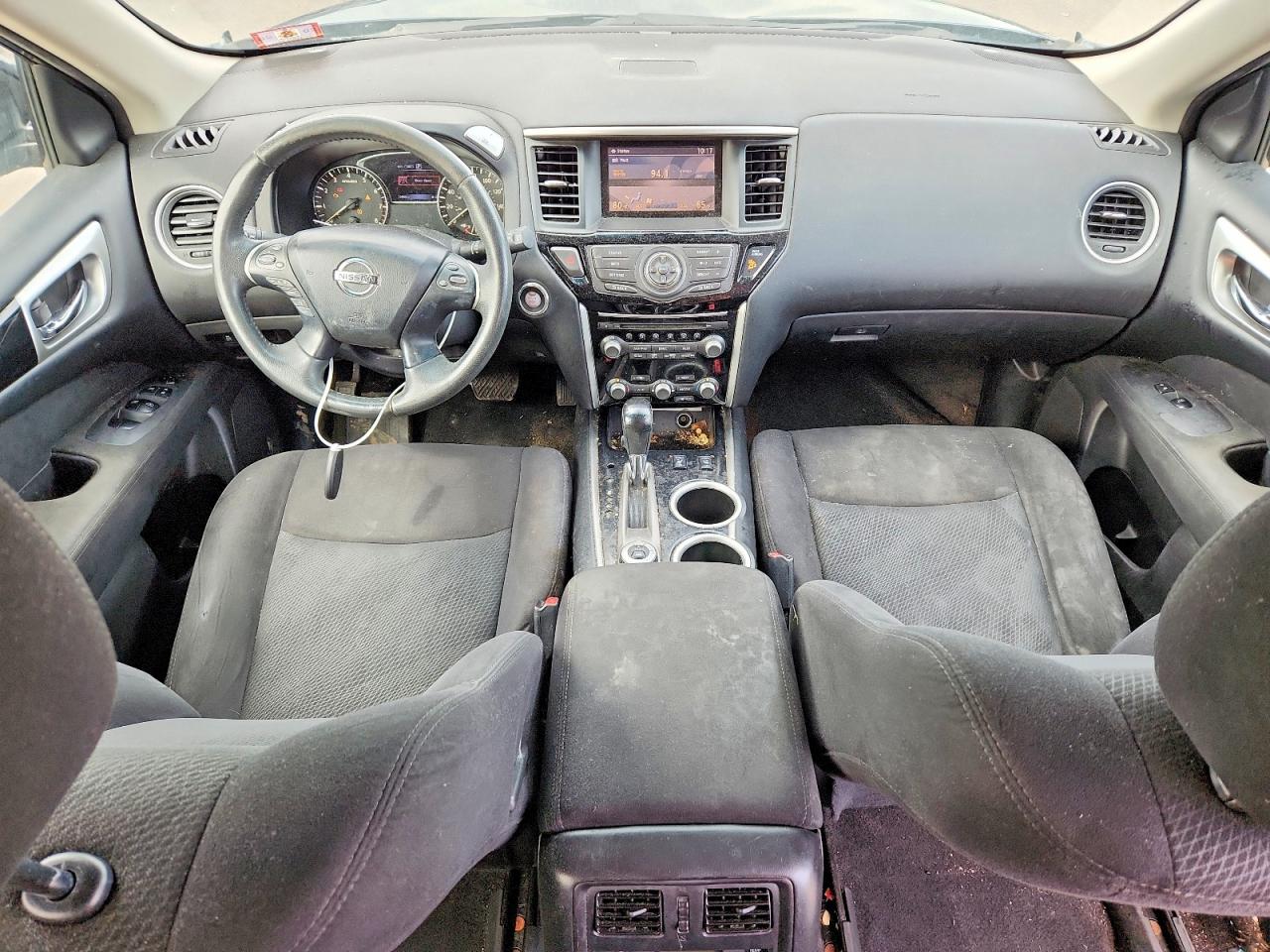 Nissan Pathfinder Sv