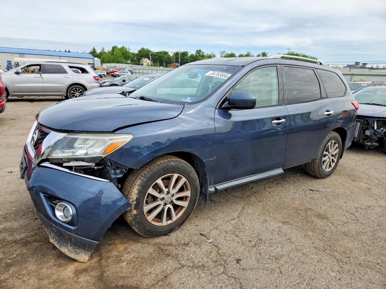 Salvage Nissan Pathfinder Image
