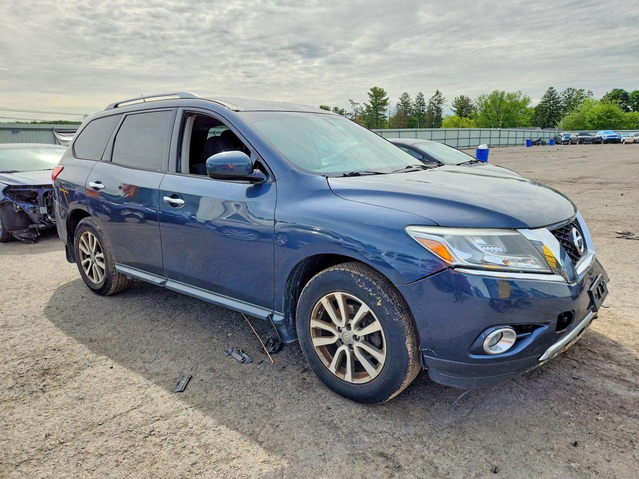 Nissan Pathfinder Sv