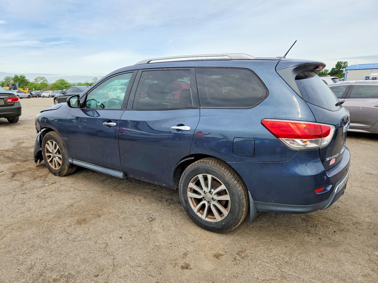 Nissan Pathfinder Sv