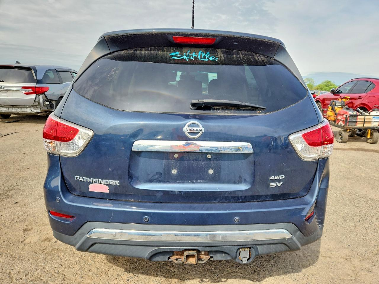 Nissan Pathfinder Sv