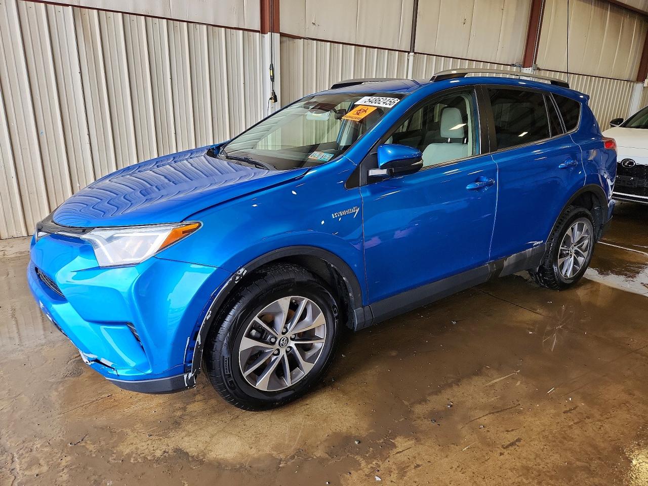 Salvage Toyota RAV4 Image