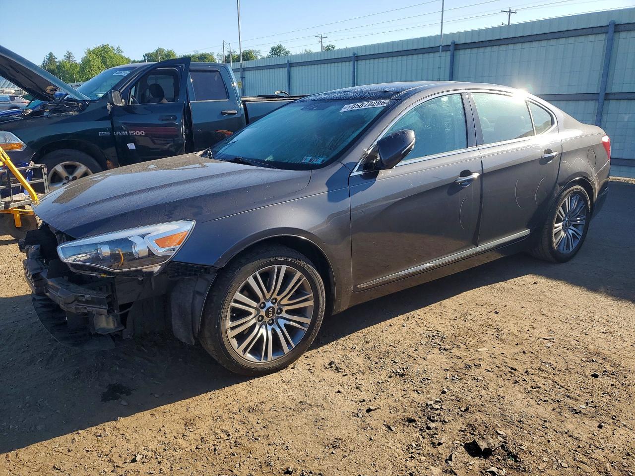 Salvage Kia Cadenza Image
