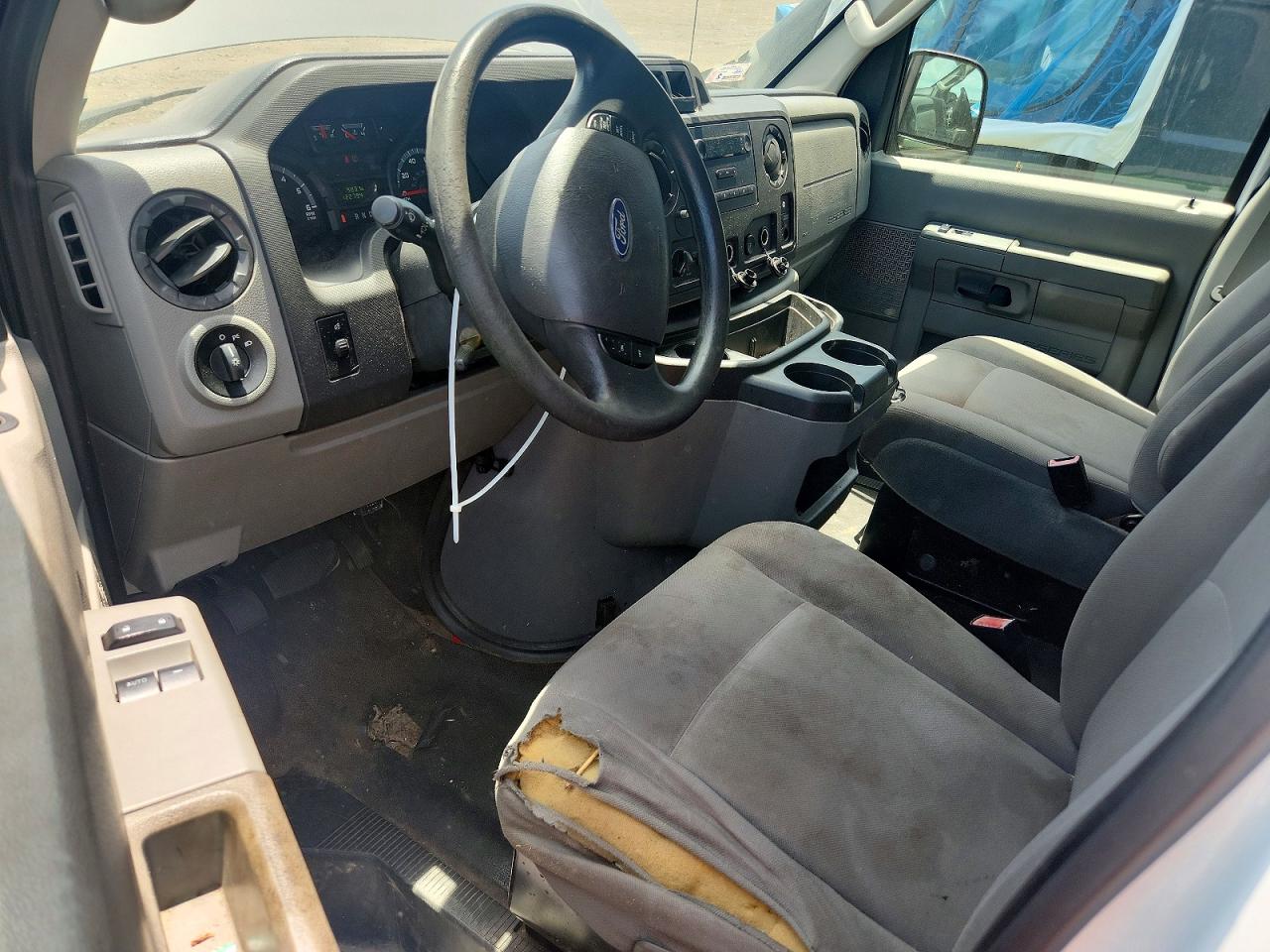 Ford Econoline E250 Van