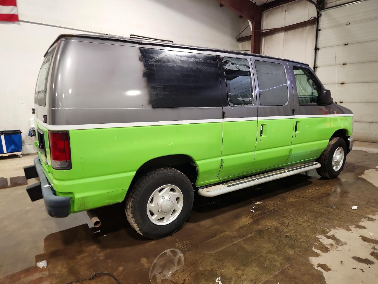 Ford Econoline E250 Van