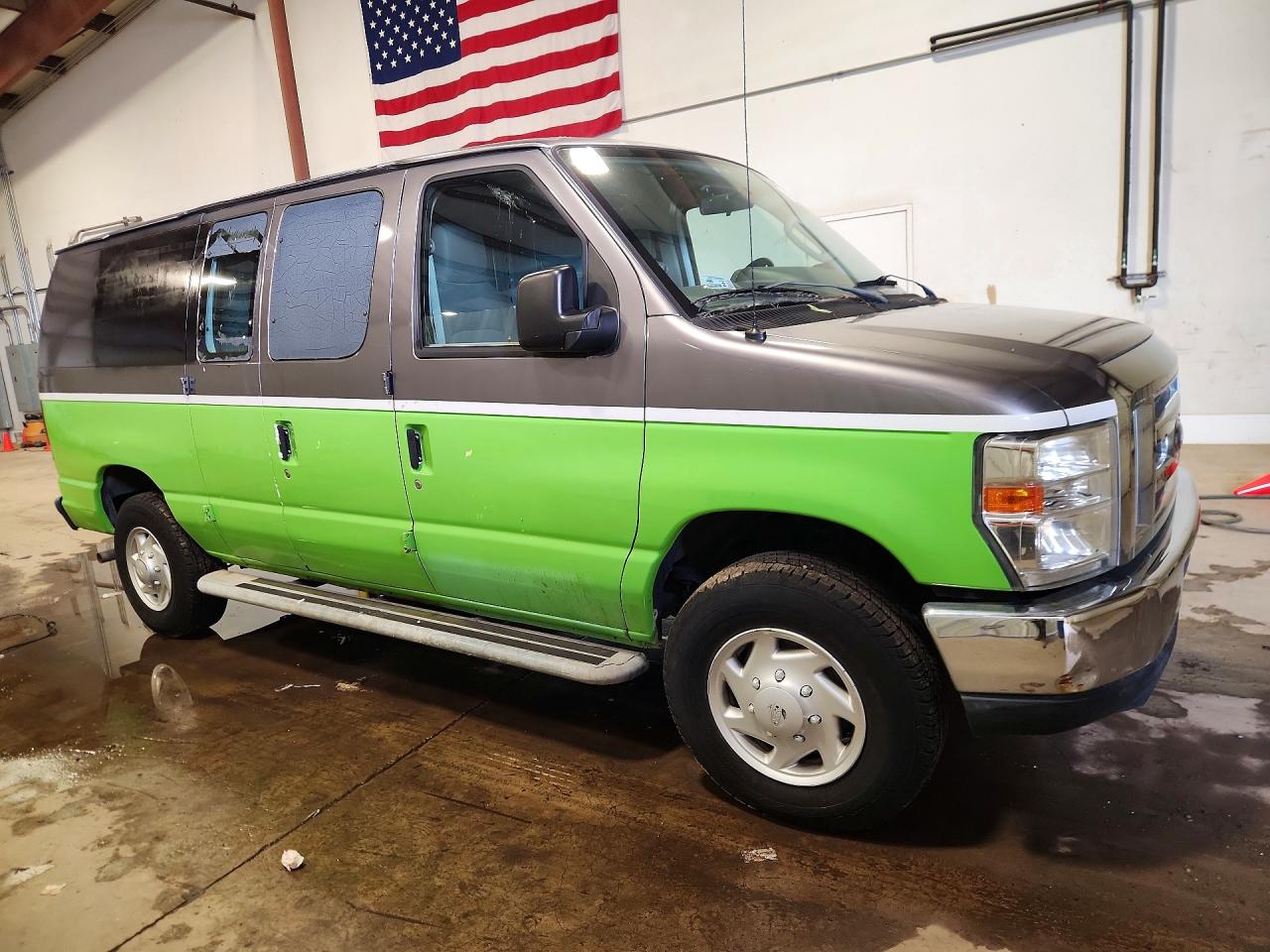 Ford Econoline E250 Van