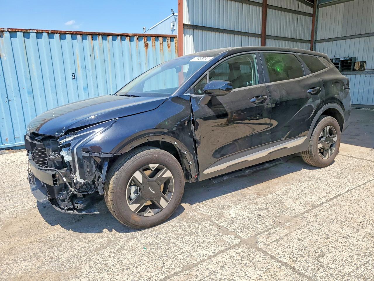 Salvage Kia Sportage Image