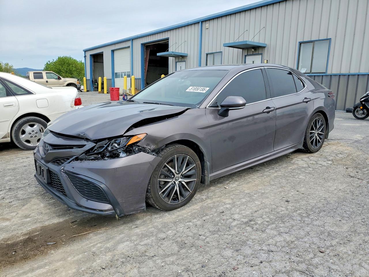 Salvage Toyota Camry Image