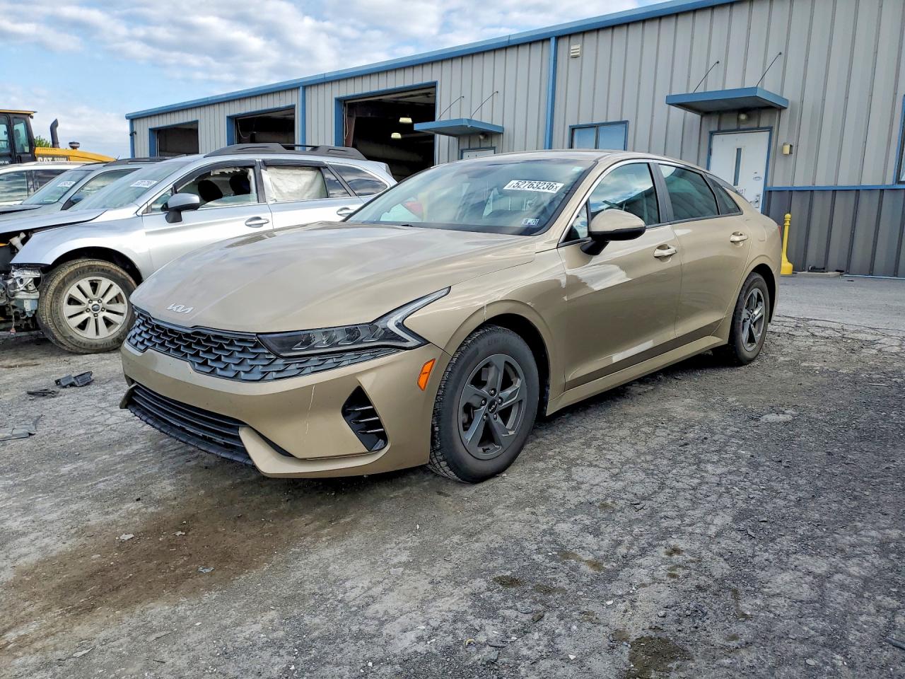Salvage Kia K5 Image