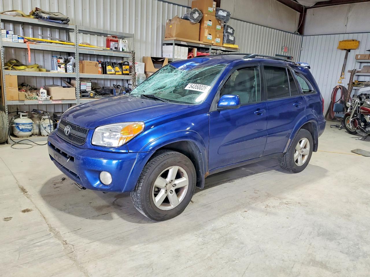 Salvage Toyota RAV4 Image