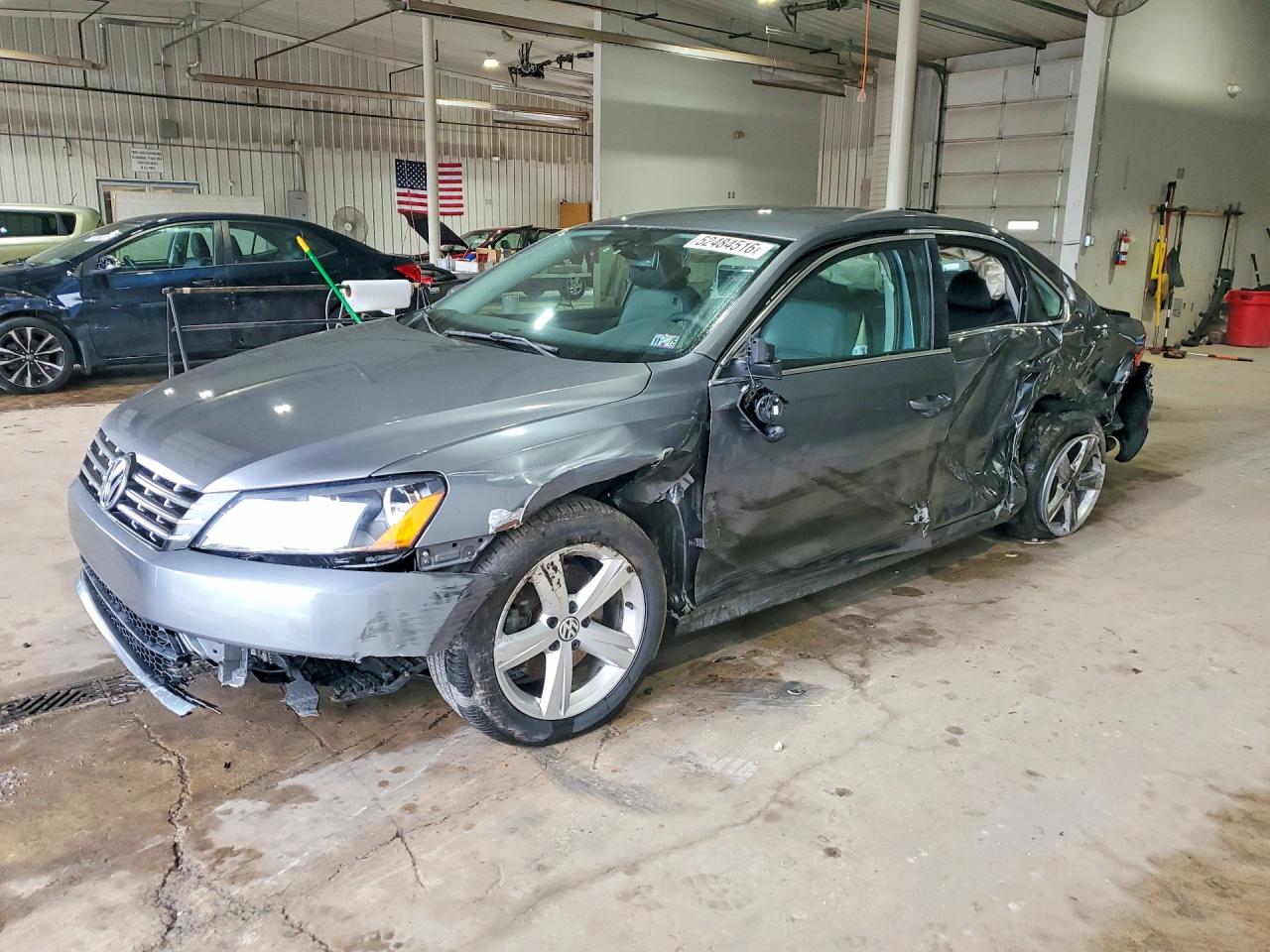 Salvage Volkswagen Passat Image