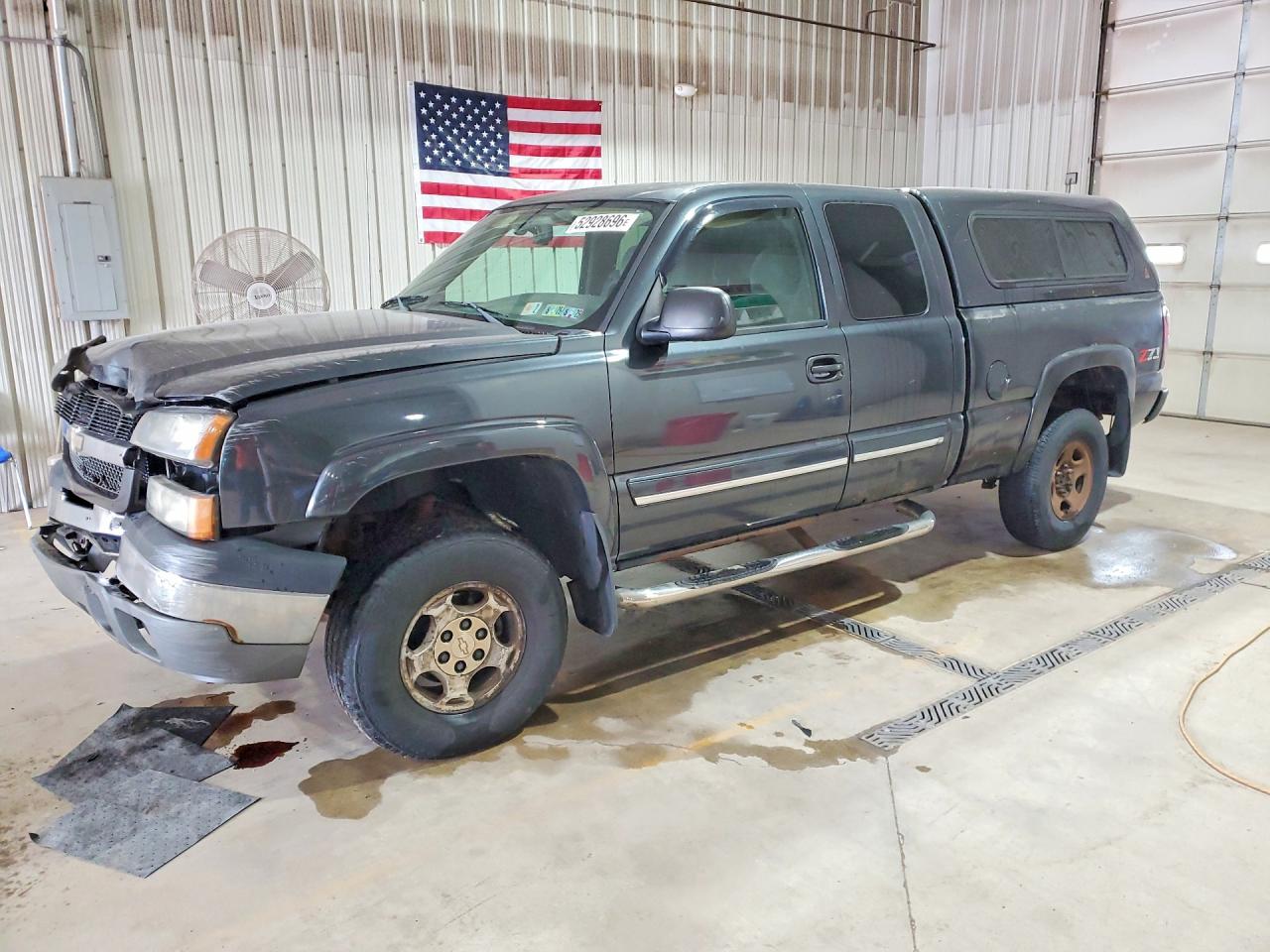 Salvage Chevrolet Silverado Image