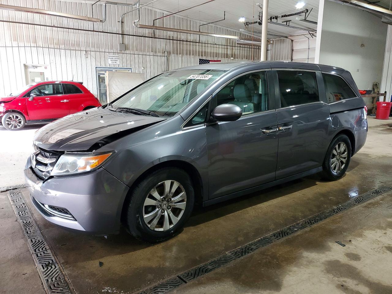 Salvage Honda Odyssey Image