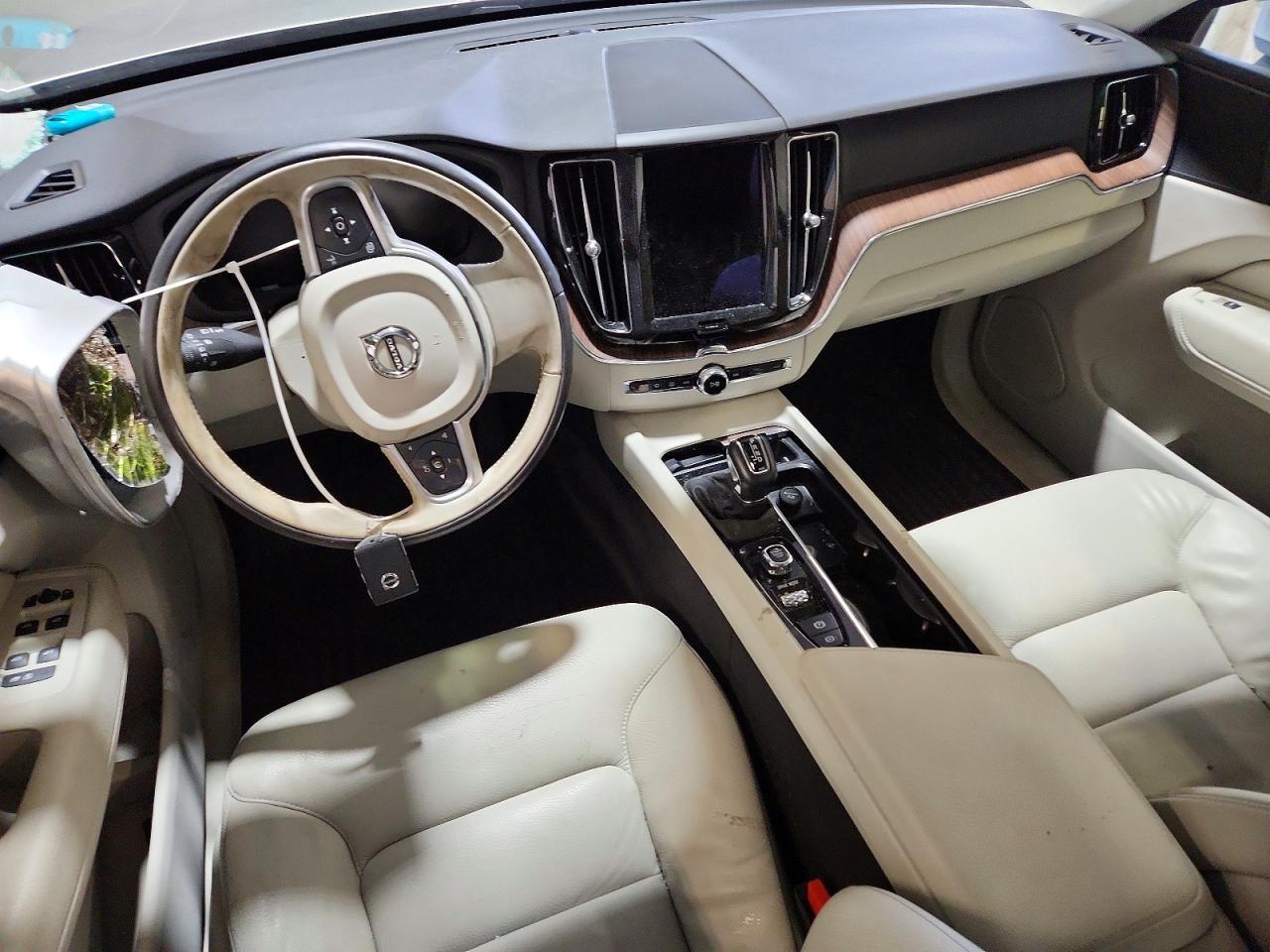 Volvo XC60 T5 Momentum