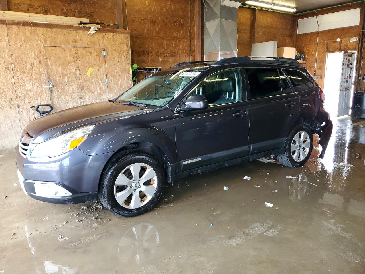 Salvage Subaru Outback Image