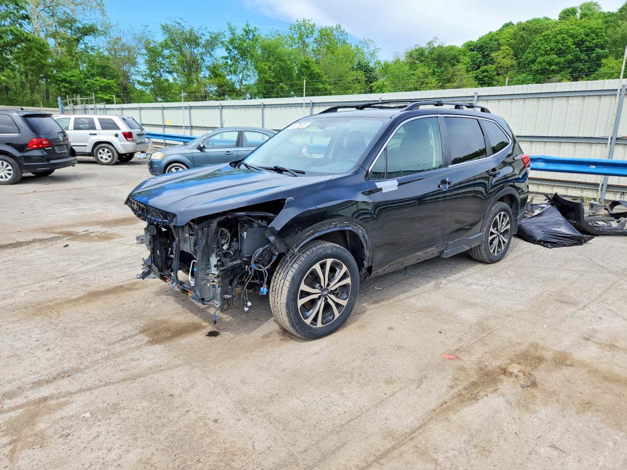 Salvage Subaru Forester Image