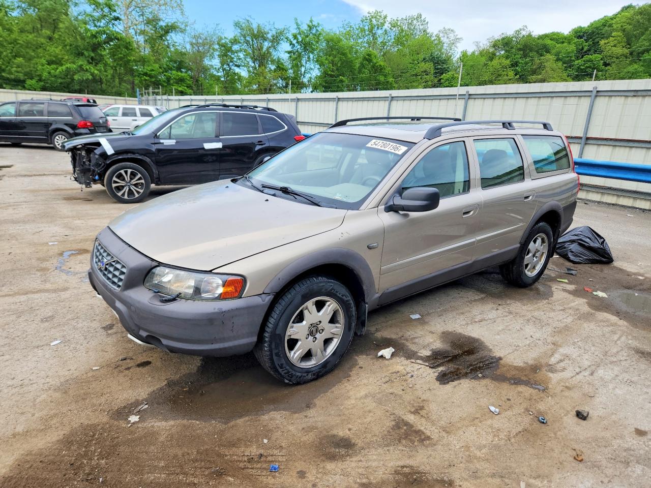 Salvage Volvo V70 Image