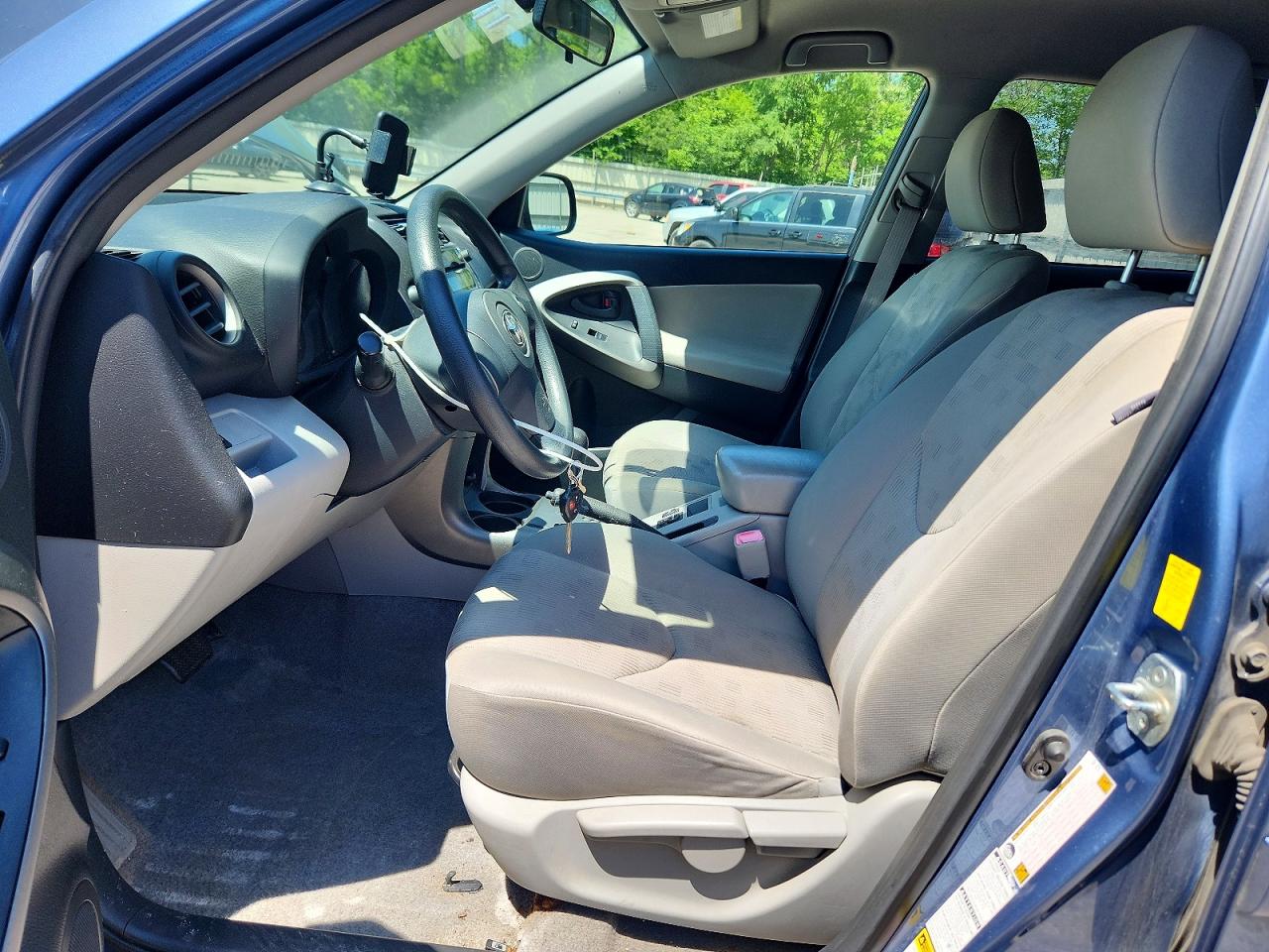 Toyota RAV4 Base