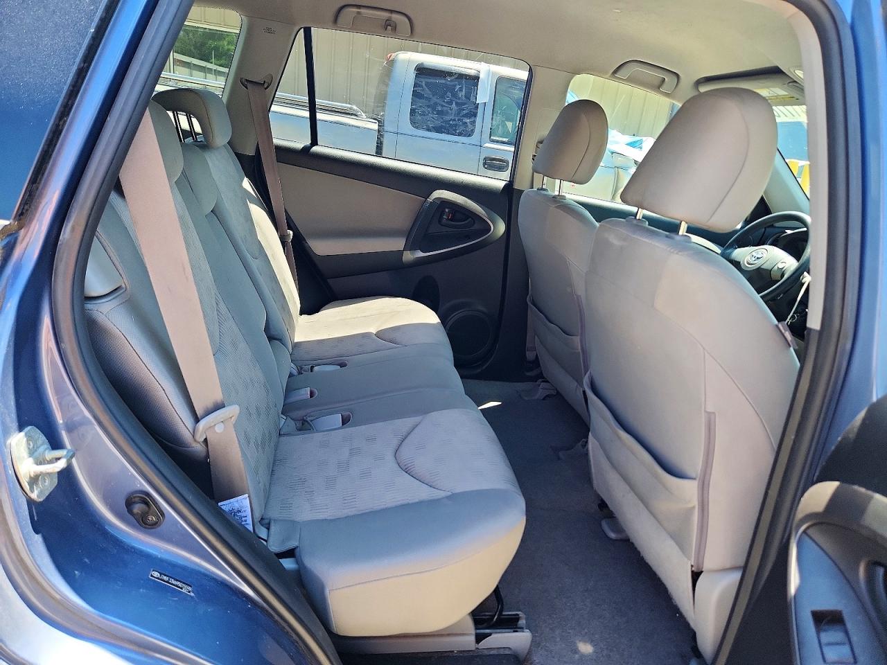 Toyota RAV4 Base