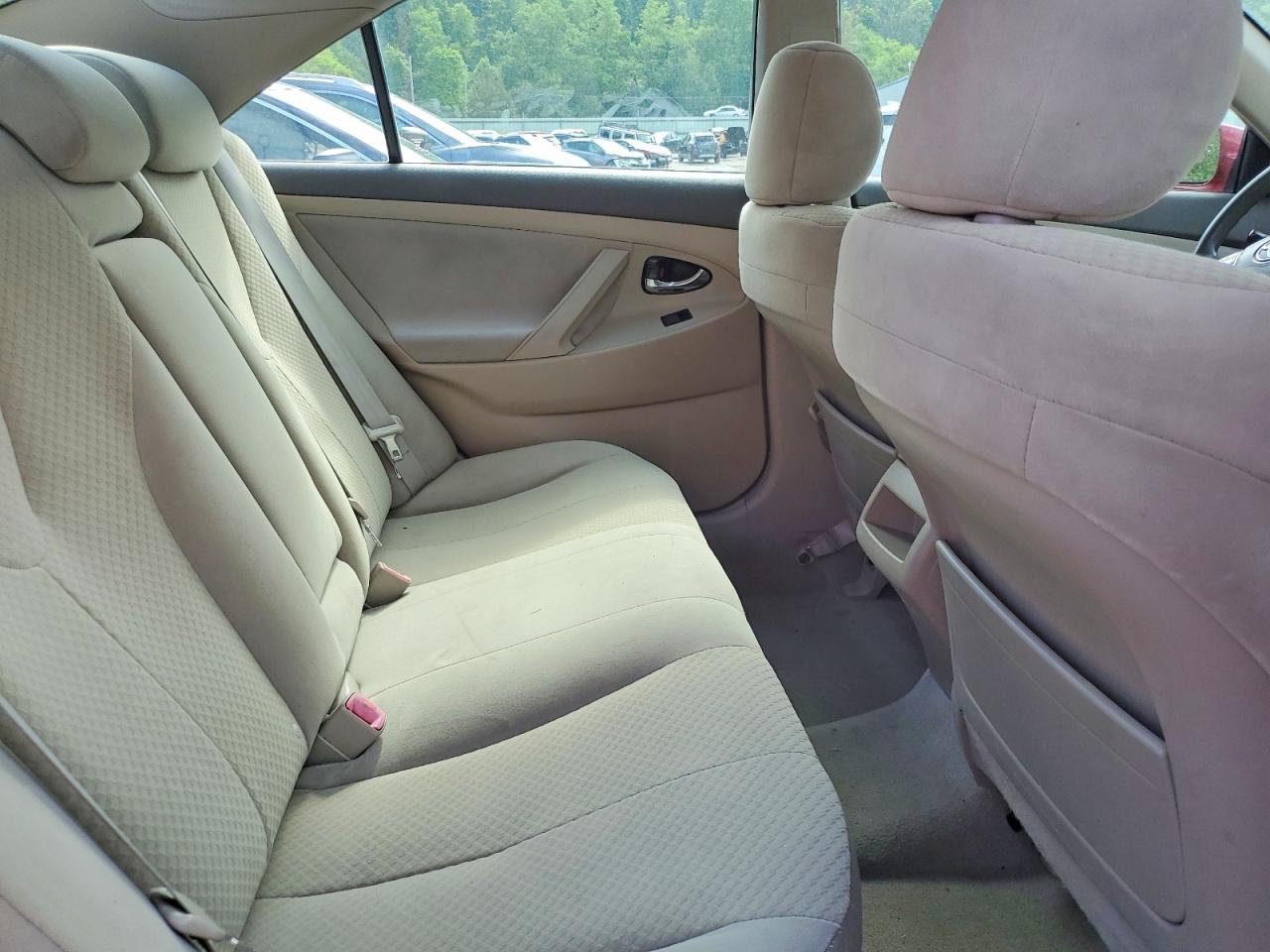 Toyota Camry Le V6