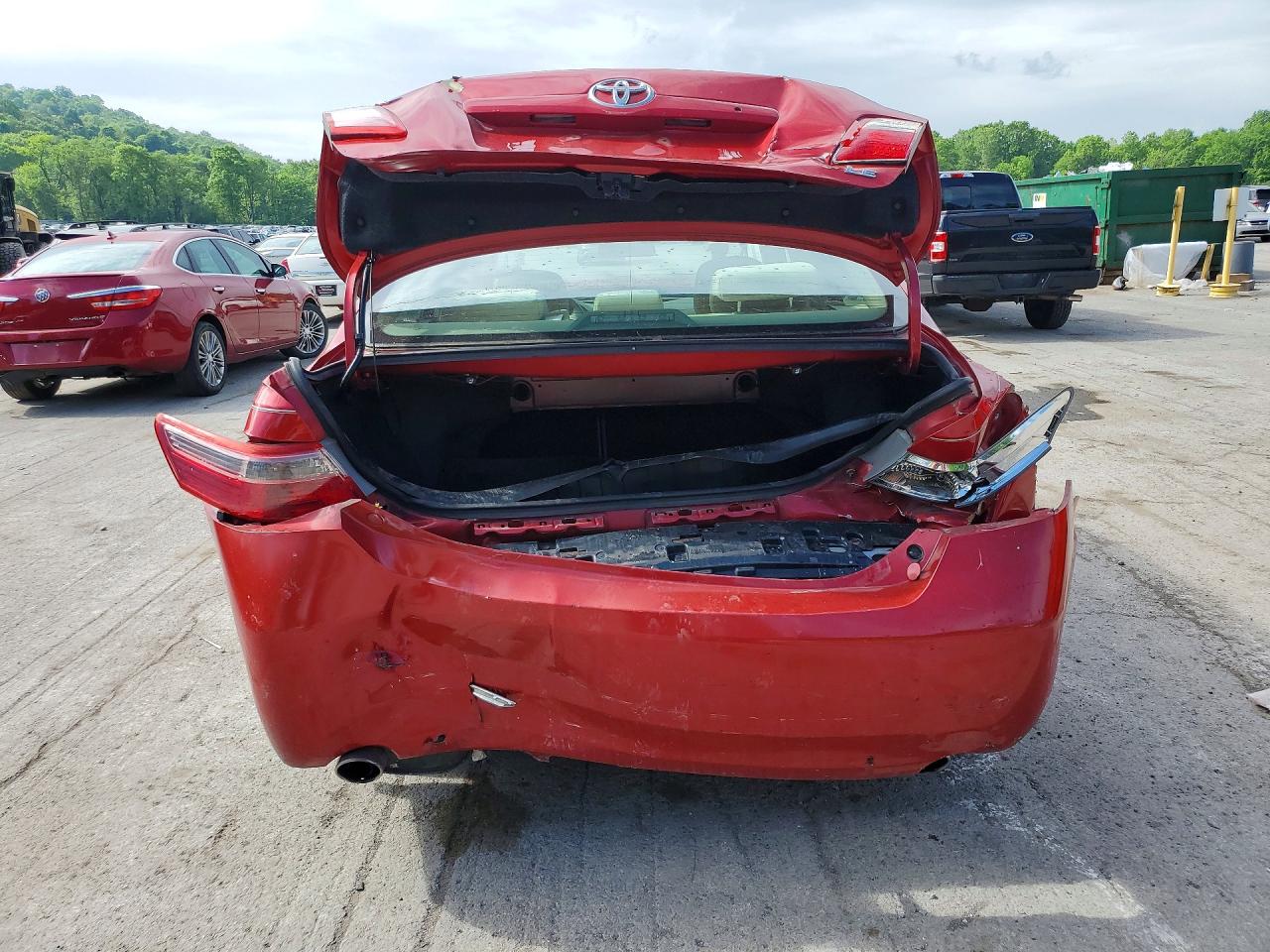 Toyota Camry Le V6