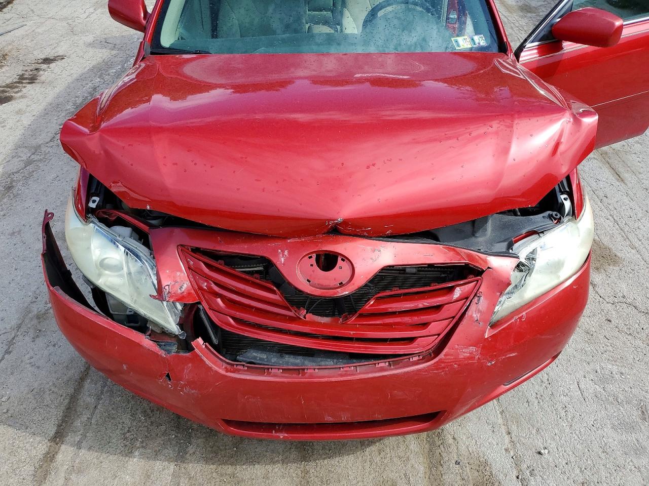 Toyota Camry Le V6