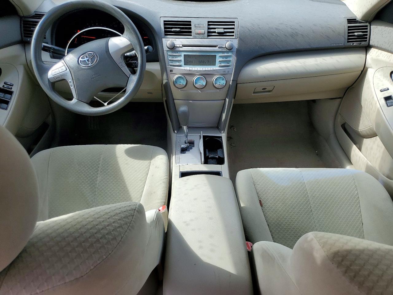 Toyota Camry Le V6