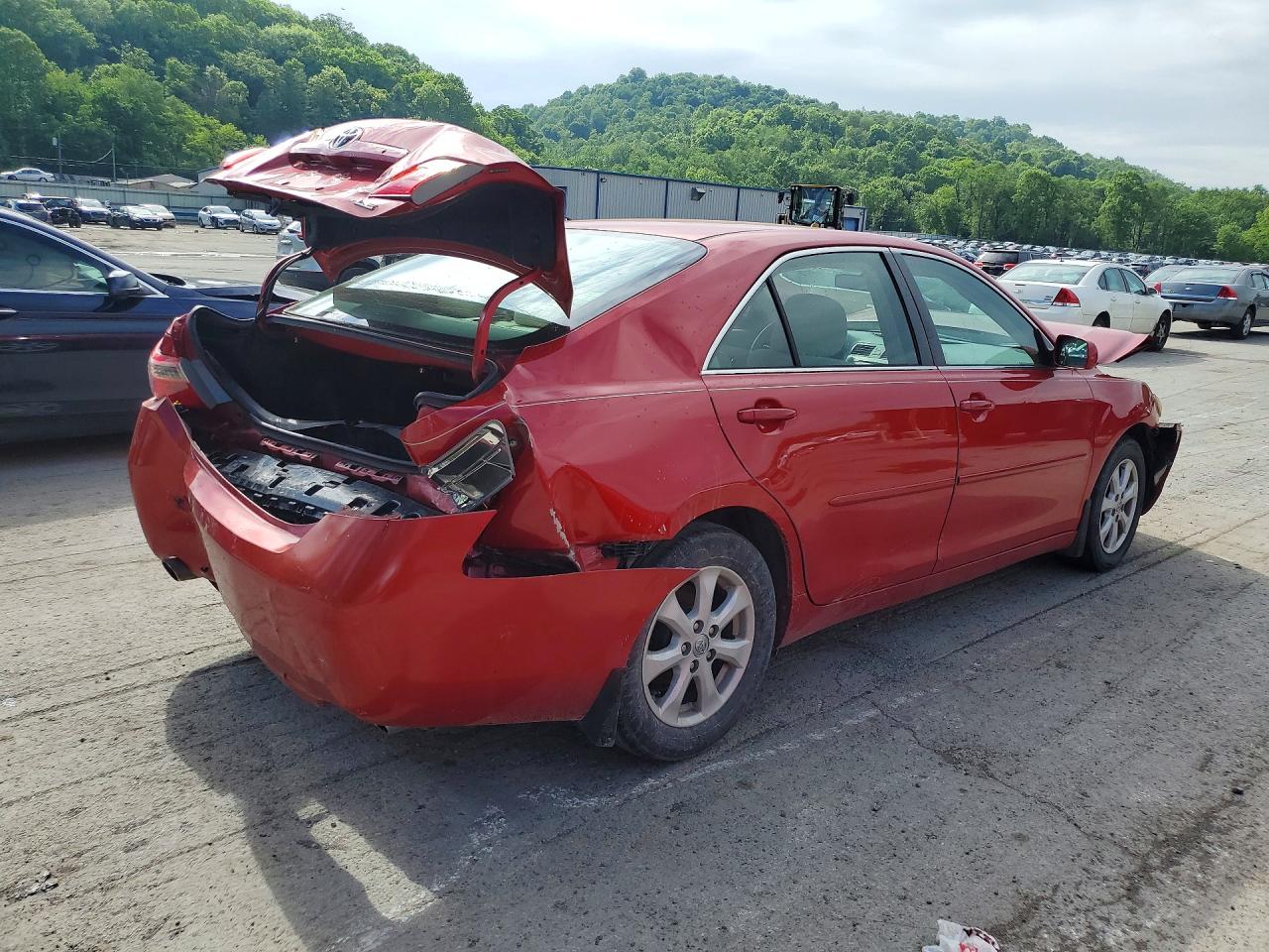 Toyota Camry Le V6
