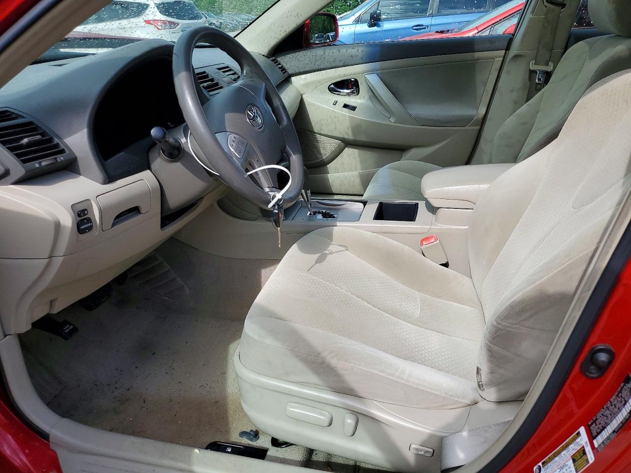 Toyota Camry Le V6