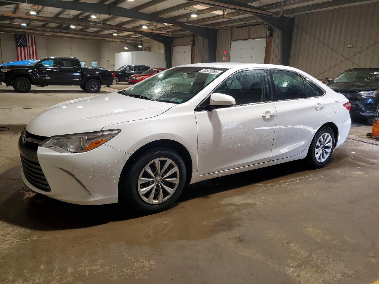Salvage Toyota Camry Image