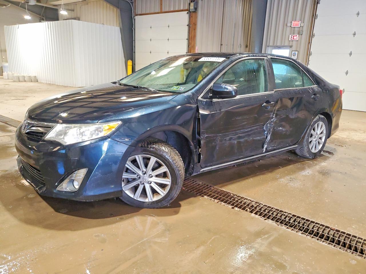 Salvage Toyota Camry Image