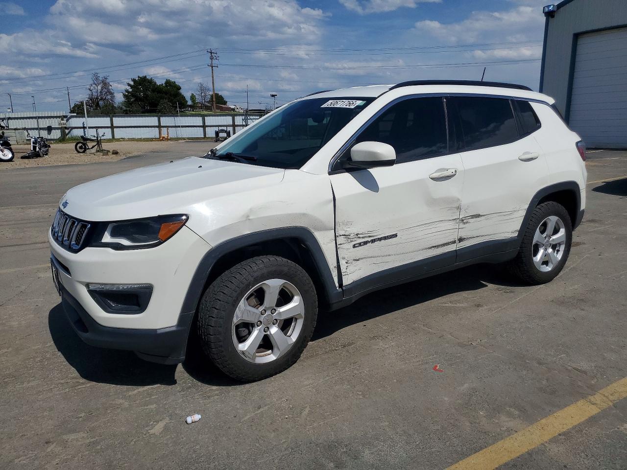 Salvage Jeep Compass Image