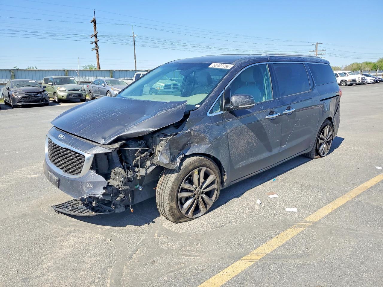 Salvage Kia Sedona Image