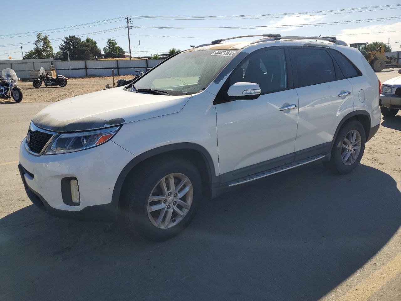 Salvage Kia Sorento Image