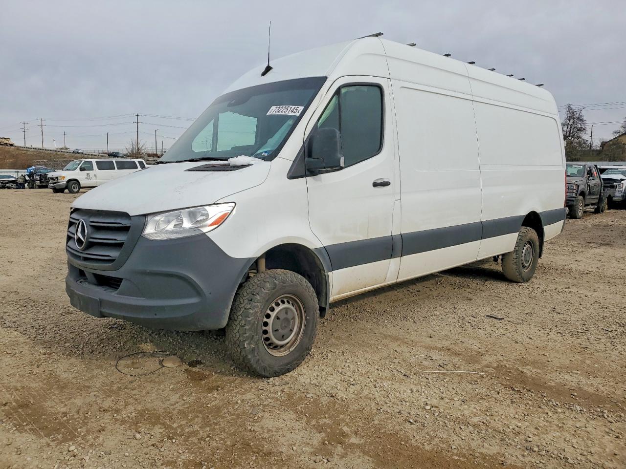 Salvage Mercedes-Benz Sprinter Image