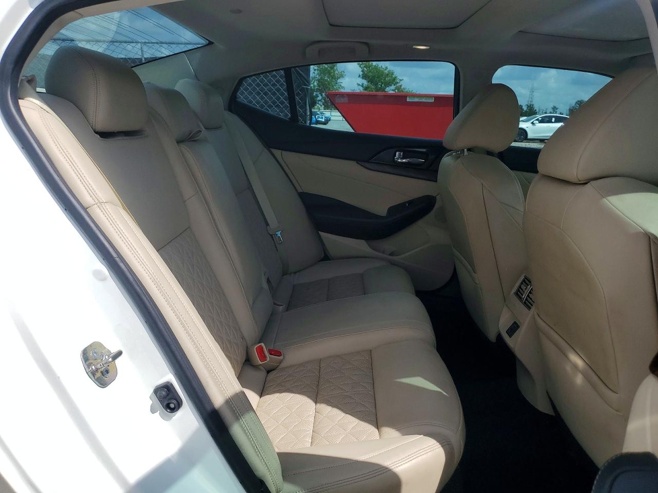 Nissan Maxima Platinum