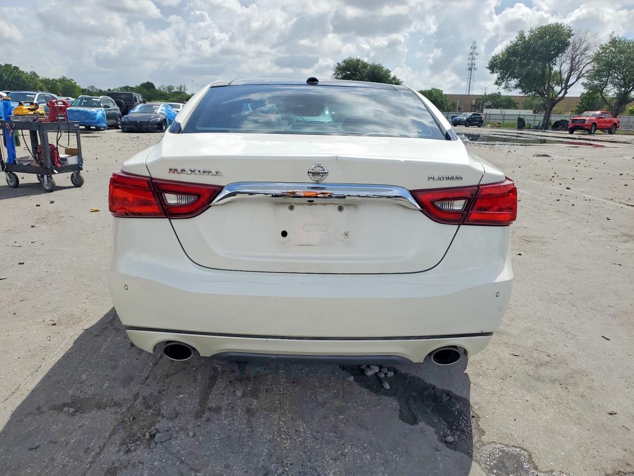 Nissan Maxima Platinum