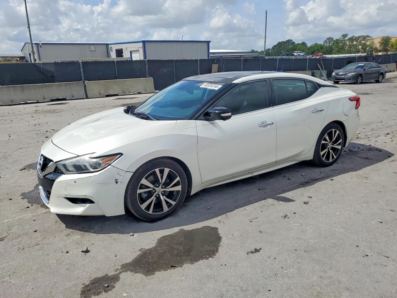 Salvage Nissan Maxima Image
