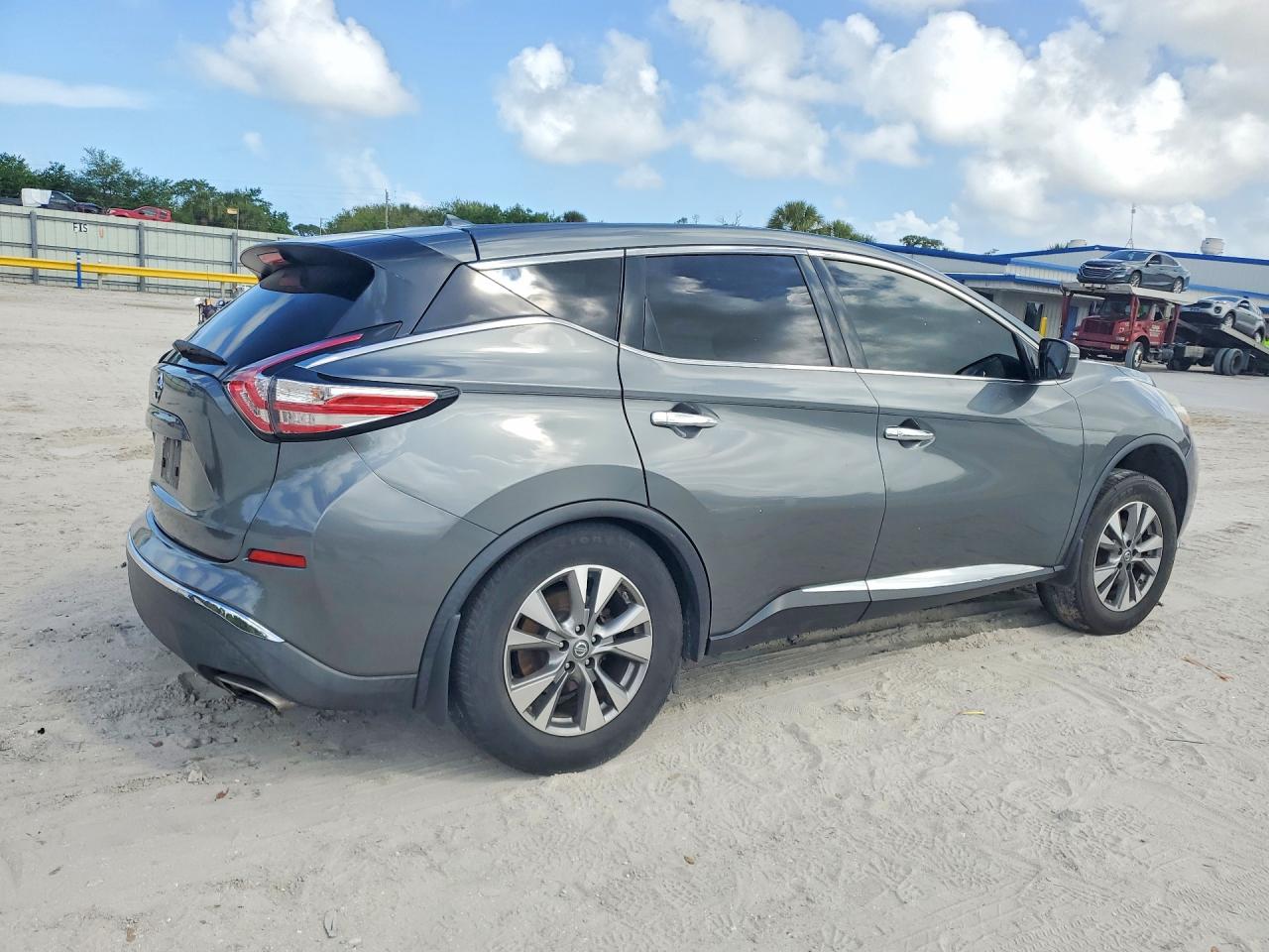 Nissan Murano S