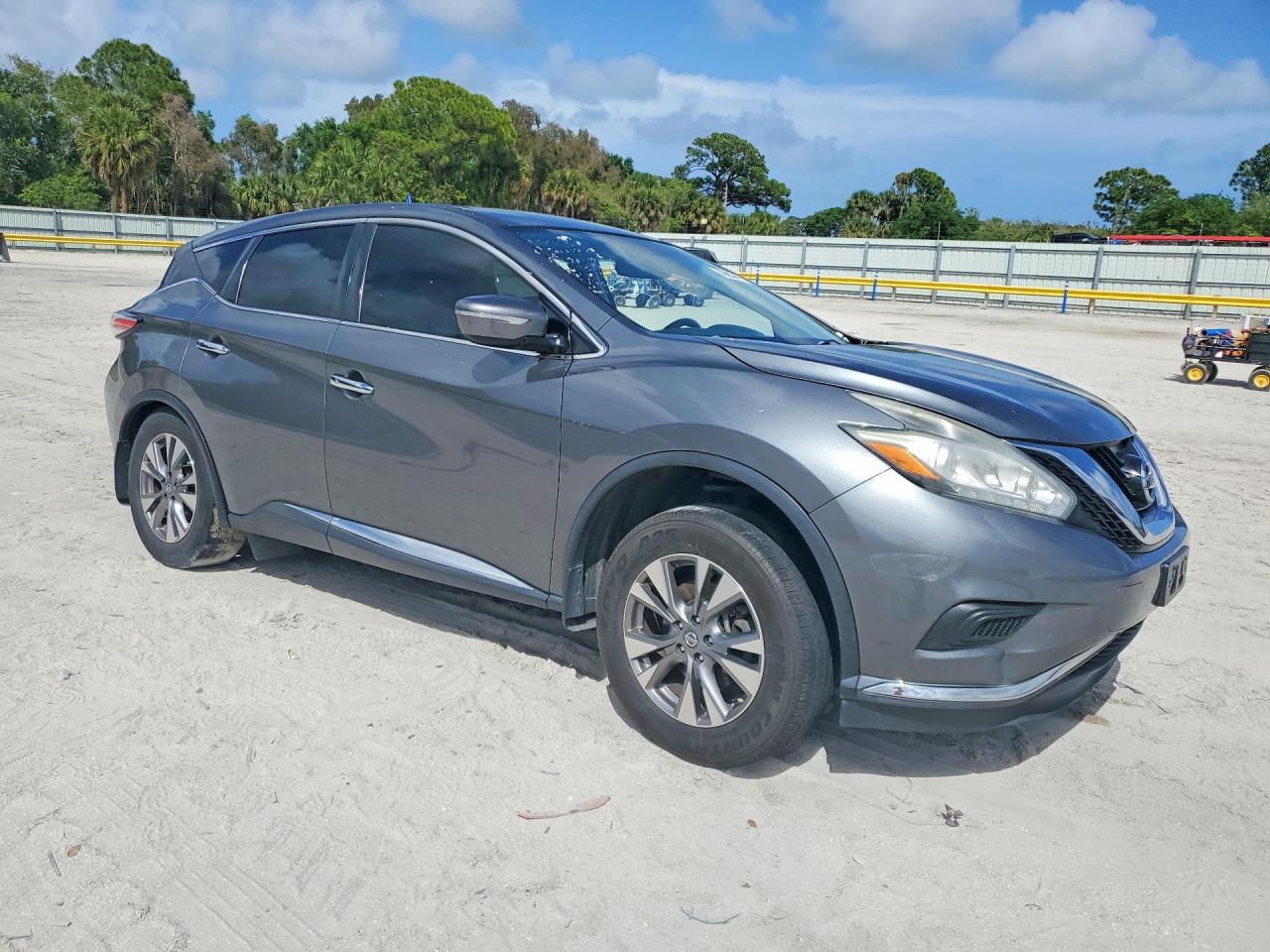 Nissan Murano S