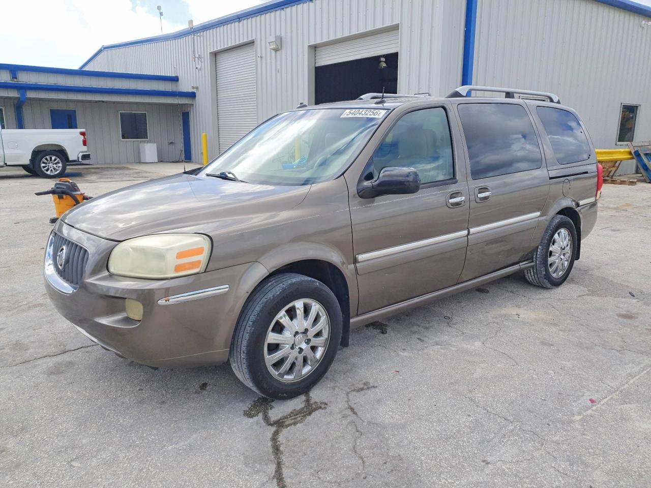 Salvage Buick Terraza Image