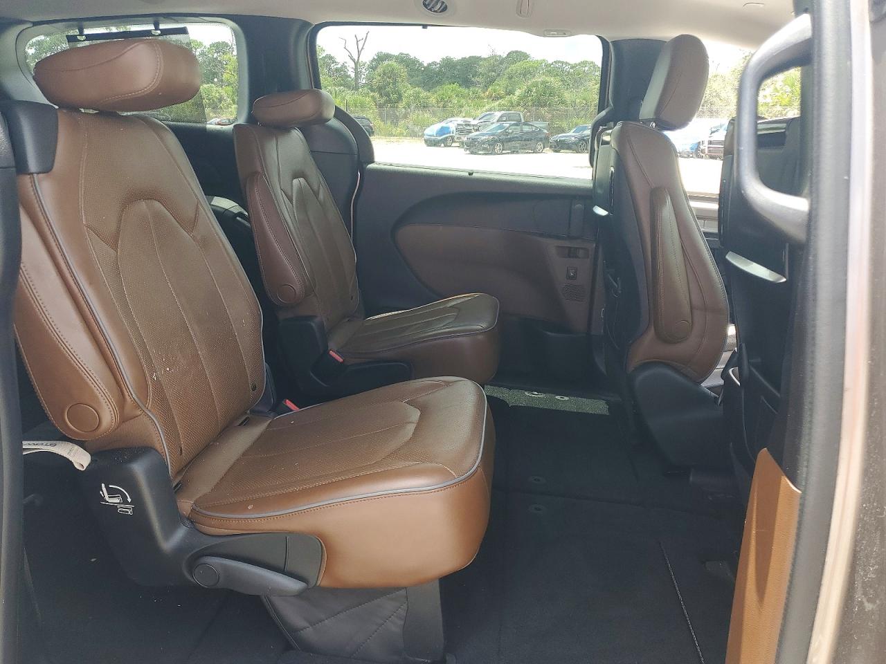 Chrysler Pacifica Limited